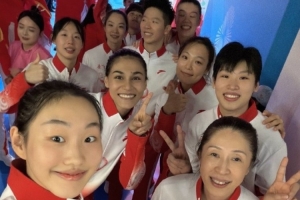 迪拉娜社媒晒全队合影：我的第一块全运金牌感恩我拥有的一切