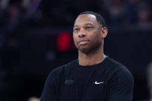 队记：大卫·格里芬在被解雇前就想炒掉威利·格林 但被老板否决