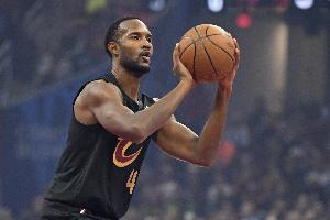 莫布里：球队一开始没有找到状态 我们在第四节才步入正轨