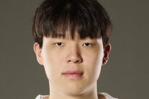 队记：杨瀚森在发展联盟要多得分多抢板多盖帽 这样才能适应NBA