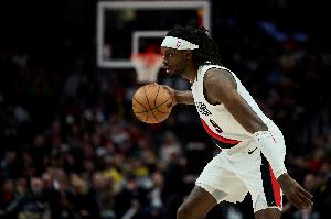 又一位老将缺阵？开拓者官方：格兰特生病今日降级为出战存疑状态