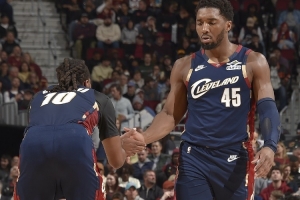 米切尔谈加兰复出：我终于不用一直持球推进了 他高效且有侵略性