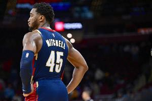 基本操作！米切尔22投11中&三分11中4 砍下32+9+5&正负值+13