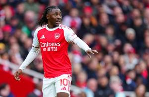 赖特：埃泽首场德比就戴帽太夸张了；我还担心热刺能制造点麻烦