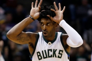 字母哥：在我的新秀赛季OJ·梅奥帮我买家具 他还帮我开锁