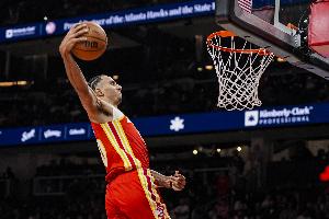 开场火热！里萨谢切入暴扣&底角三分打停黄蜂