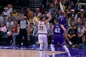 无敌视野！东契奇不看人脑后抛传助攻斯玛特三分命中