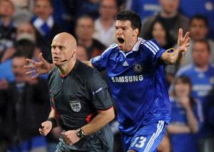 马卡回顾巴萨蓝军交锋名场面：穆帅怒斥“戏剧学院”、小白绝平