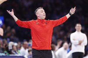 莺歌：最喜欢教练走进更衣室时大喊大叫 他是球队领袖能量满满