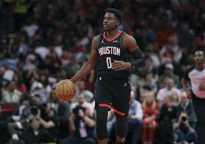 媒体人：老三霍勒迪破冰者角色 马卢阿奇瀚森防守都像纸糊的一样