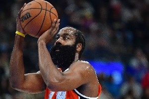 不止1次单场10+三分球员都有谁？共11人 库里比二三四名总和还多