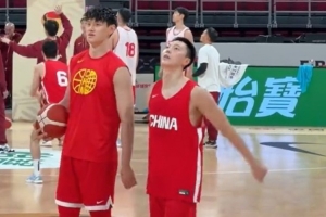 中国男篮世预赛对阵韩国前公开训练 胡明轩曾凡博比外线三分