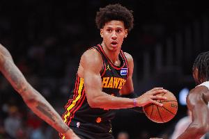 状态低迷！杰伦·约翰逊12中3仅拿7分7板7助1断2帽 5失误