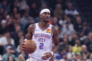 解说：一般的球队 遇到雷霆这种级别的防守 心理上早崩溃了