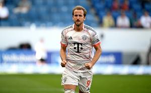 凯恩此前21次对阵阿森纳参与17球，本场比赛全场0射门