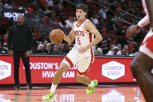 挑大梁！谢泼德首节三分6中3独得11分加3板1助1帽 得分占全队一半