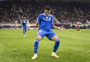 7分钟上演大四喜，官方：姆巴佩当选本轮欧冠最佳球员