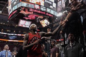 关键先生！英格拉姆23中11砍26分 完成中投绝杀&第三节单节12分