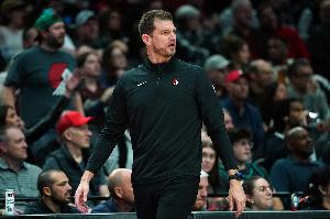 媒体人：斯普利特的执教没啥特色 他真是个没啥经验的年轻教练