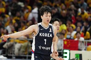 媒体人：不是李贤重有库里的实力 是面对我们的防守 他变身库里