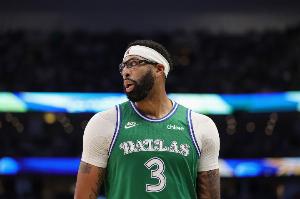 重回故地！浓眉今天还是司职中锋 在湖人时曾多次表态不想打中锋