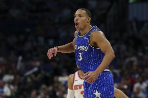 逐渐找回状态！贝恩半场11投7中得21分2板2助1盖帽