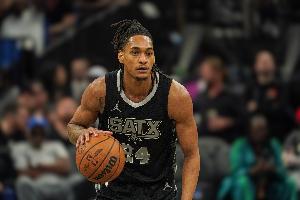 得分全队最高！瓦塞尔半场10投6中&三分4中2 得到14分2板0失误