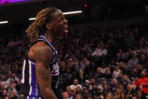 三分命中率为42.9%！记者：湖&火&狼&勇等争冠队有意基翁·埃利斯