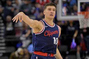 这是传染吗？泰伦·卢：博格丹髋部挫伤 状态为每日观察