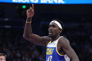 进攻给力带队领先！西亚卡姆半场12中8拿到17分 另有6板1抢断