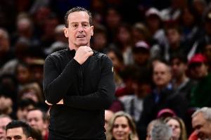 记者：骑士出现各种离谱的阶段 这和去年进攻第1的还是一支球队么