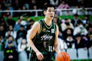 媒体人：经纪人对郭昊文很负责任 说训练营合同对现在的他没意义