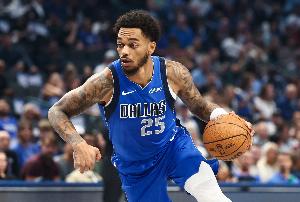 编都编不出的故事！PJ·华盛顿热身踩到球扭到脚踝 临时退出首发