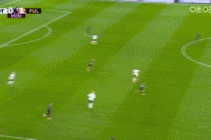 开场就崩了？热刺6分钟2球落后，维卡里奥巨大失误出击送空门