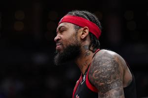 急需调整！英格拉姆上半场6中1仅得到4分4助 罚球5中2