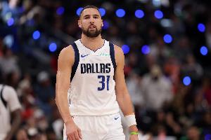 克莱：身体酸痛还很累但这就是展现品格的时候 我生涯所剩不多了