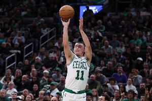 左右开弓！普理查德左右侧翼各中一记加长三分&连得8分