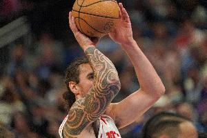 你就说好用不！亚当斯半场11分钟拿8分8板&4前场板 罚球8中8！