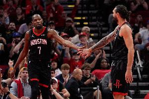 KD谈前场篮板的重要性：让对手必须随时保持专注 不敢随意换防