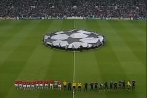 都是熟悉的面孔，2003年欧冠1/4决赛。曼联VS皇马