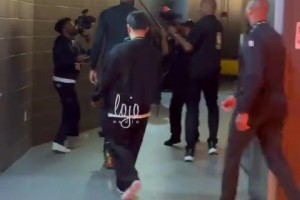 詹姆斯复出11分12助攻湖人140比125战胜爵士...