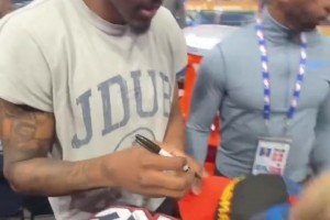 不让我评奖？球迷问杰伦威什么时候复出，后者：他们不让我打