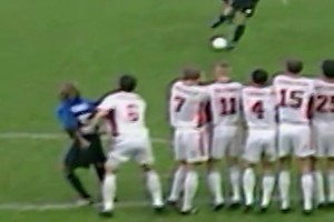 大罗创意总监！来看国米欧冠历史上最秀的一脚任意球