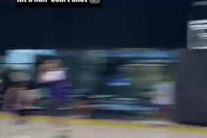 湖人新援蒂米投进中场三分，八村为其疯狂打CALL