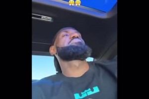 老詹再现许久不见的“车内摇”，又是很嗨的一天~