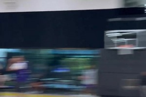 成为湖人新援，怎能不会半场投篮呢