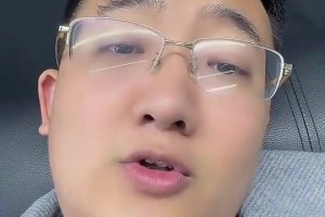 解说老郑此前：卢所取得成就都是当初跟詹姆斯在一块，他没战术的