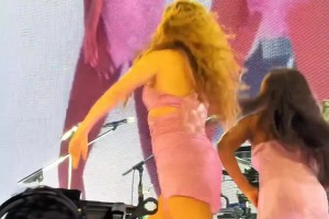 皮克你糊涂！夏奇拉都快当奶奶的年纪了，看着还是这么辣~