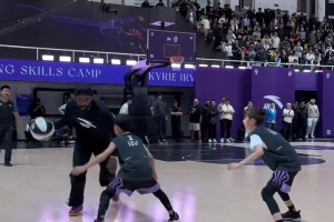 造欧文进攻犯规的球员兄弟们见过嘛？